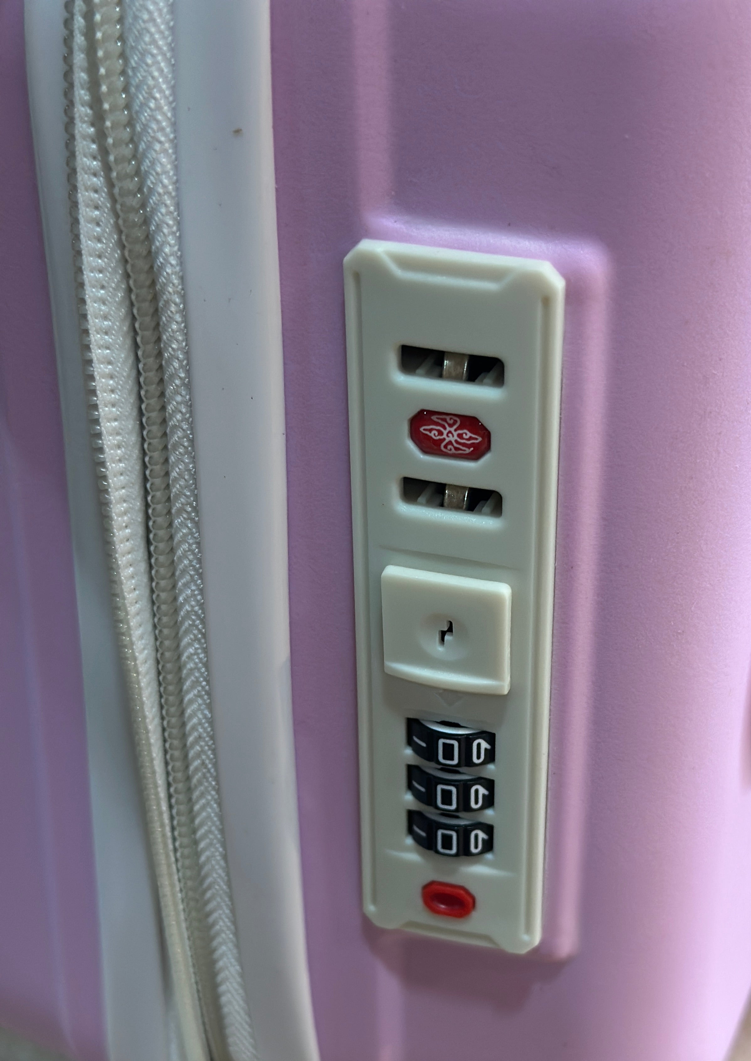 LOCK VANITY CASE