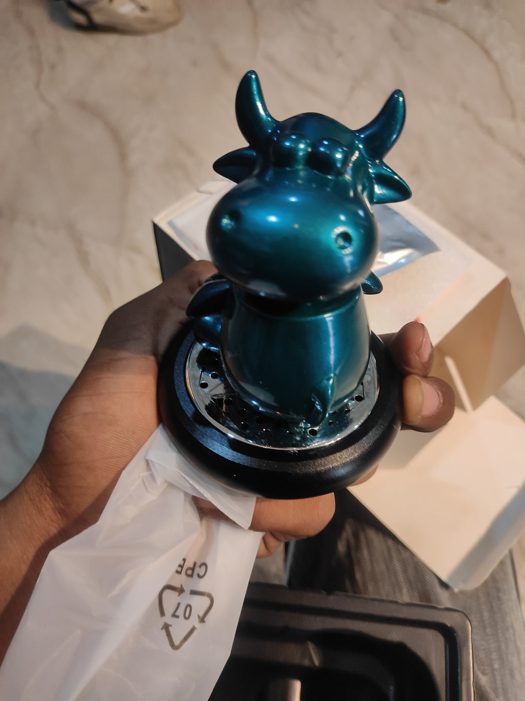 Bull car perfume