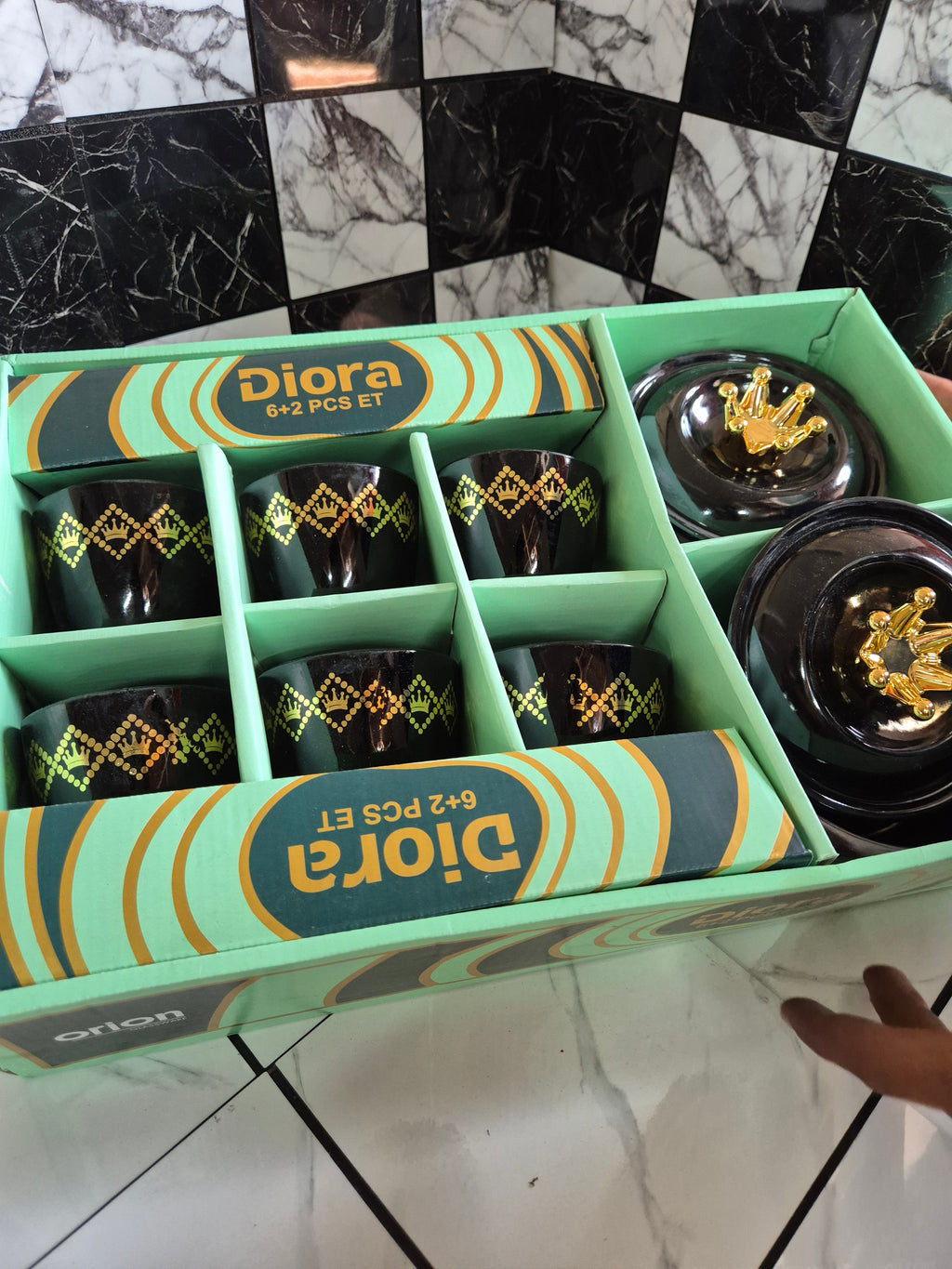 Crockery set