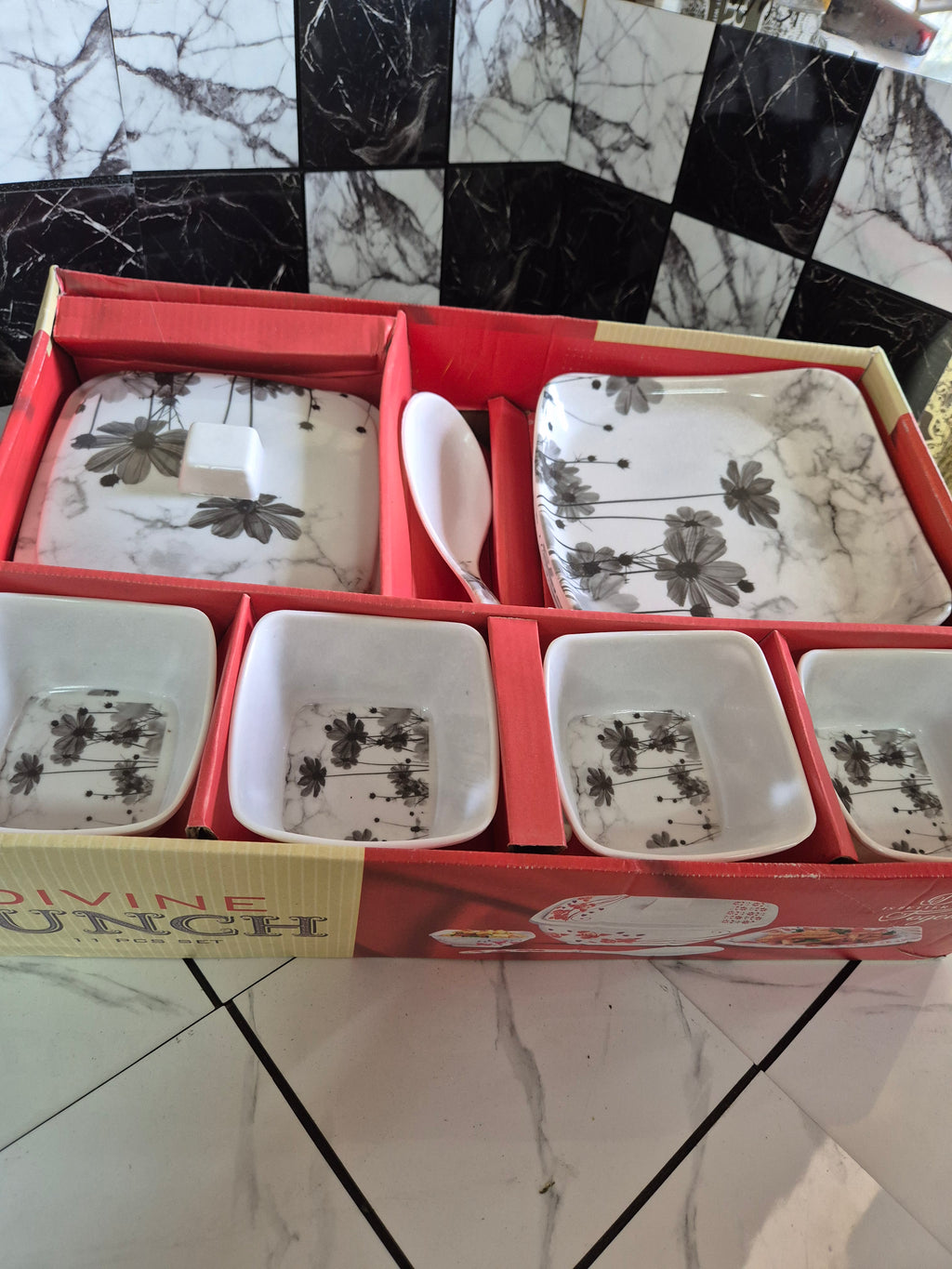Crockery set