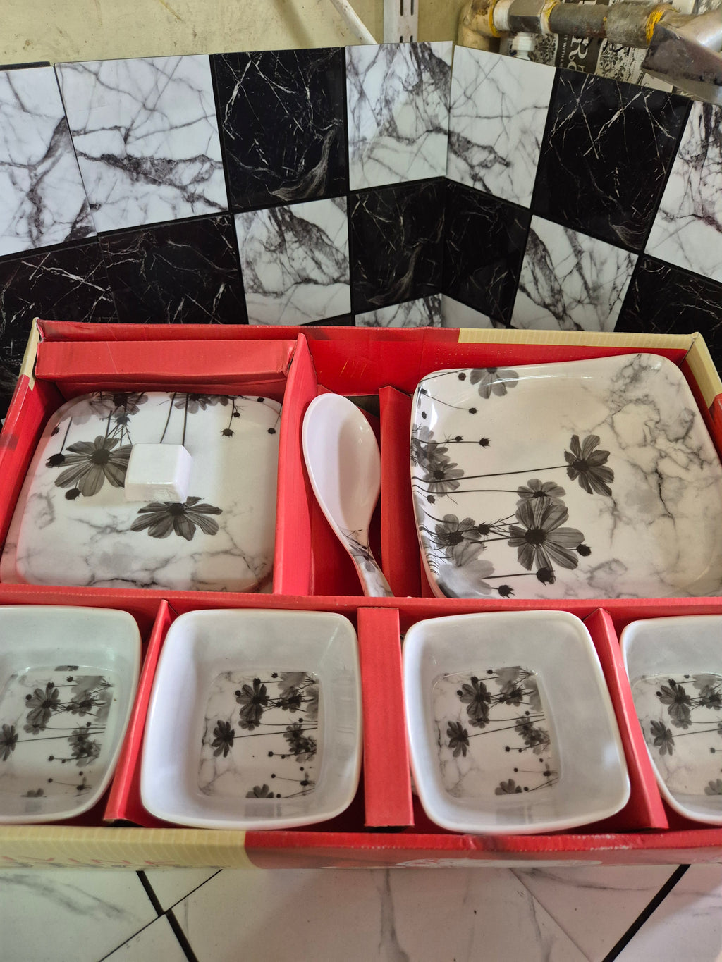 Crockery set