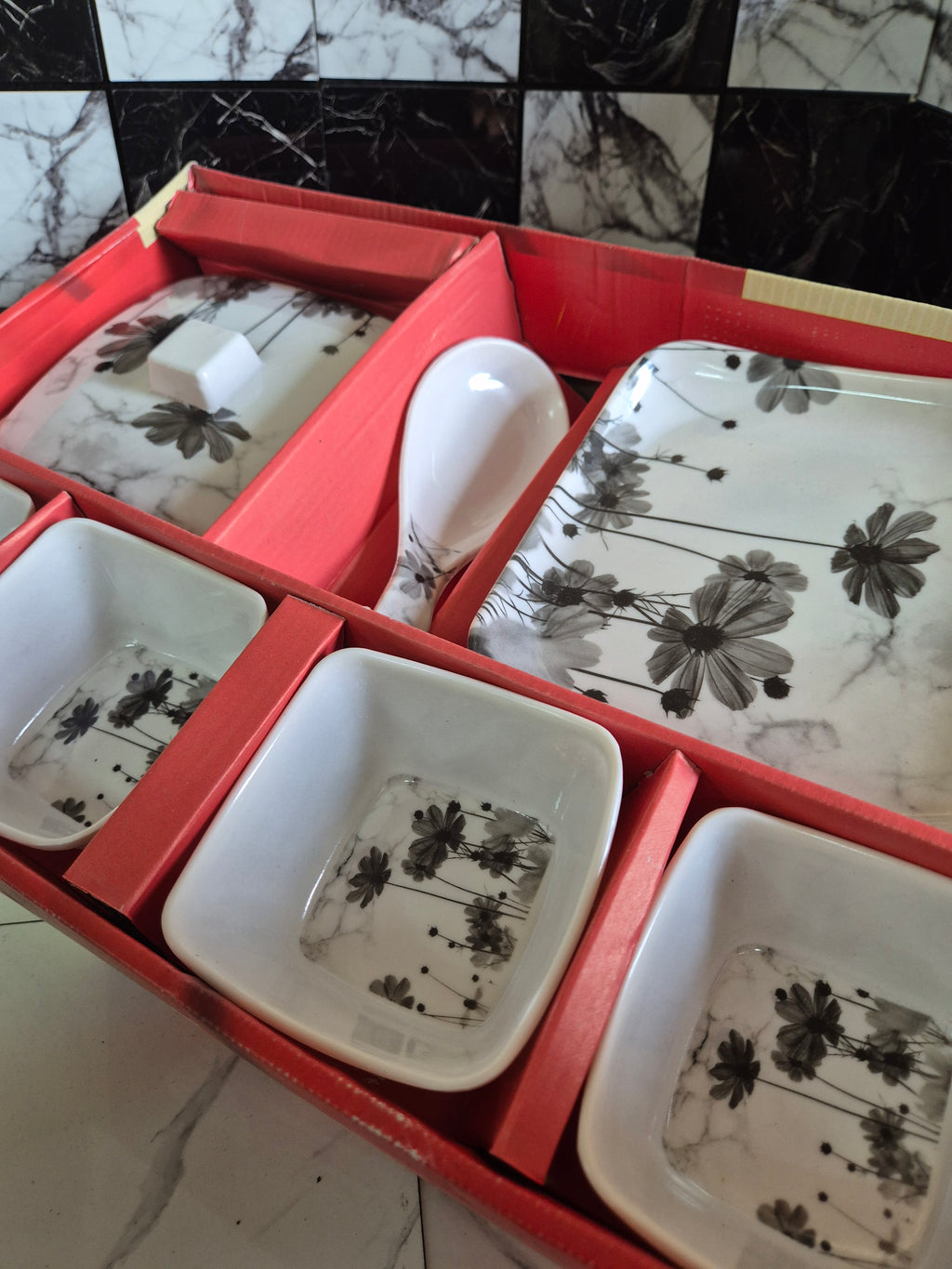 Crockery set